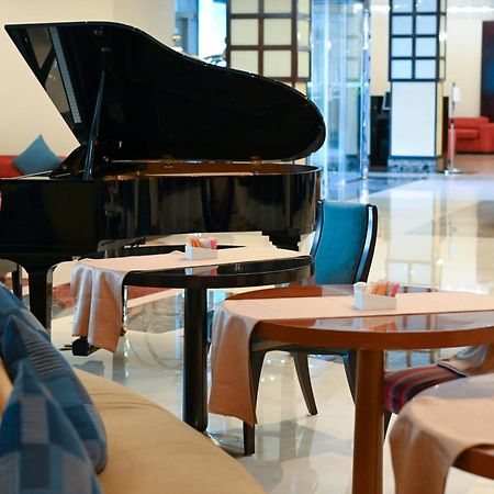 City Seasons Hotel & Suites Маскат Экстерьер фото