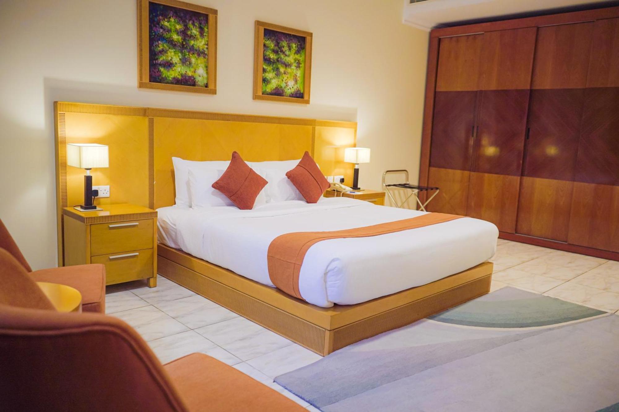 City Seasons Hotel & Suites Маскат Экстерьер фото