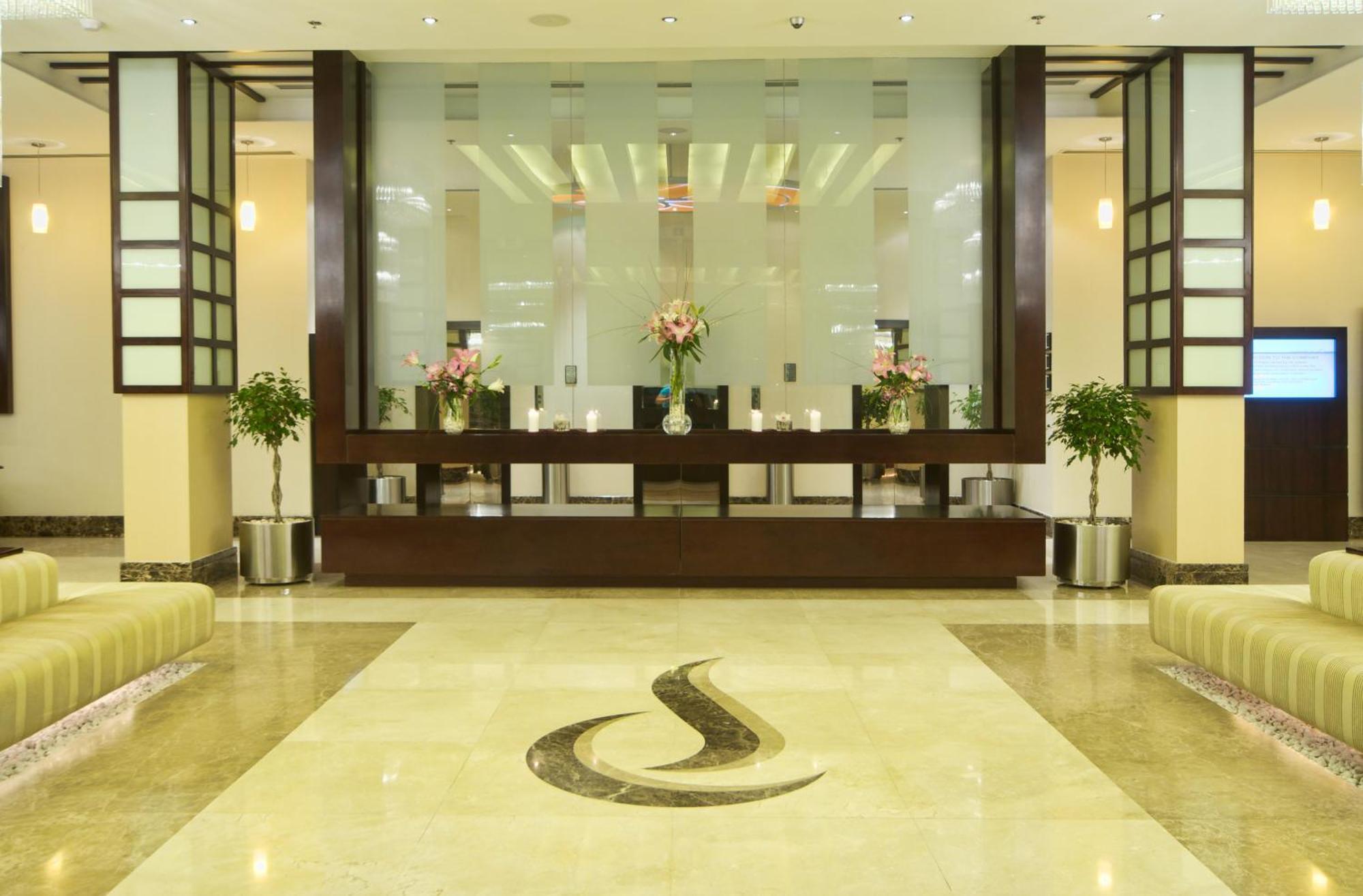 City Seasons Hotel & Suites Маскат Экстерьер фото