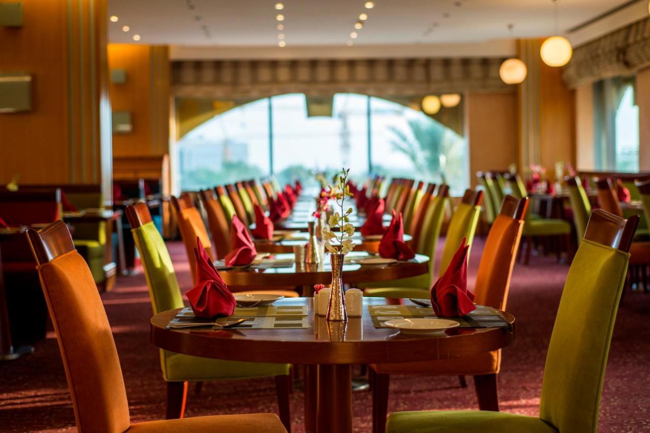 City Seasons Hotel & Suites Маскат Экстерьер фото